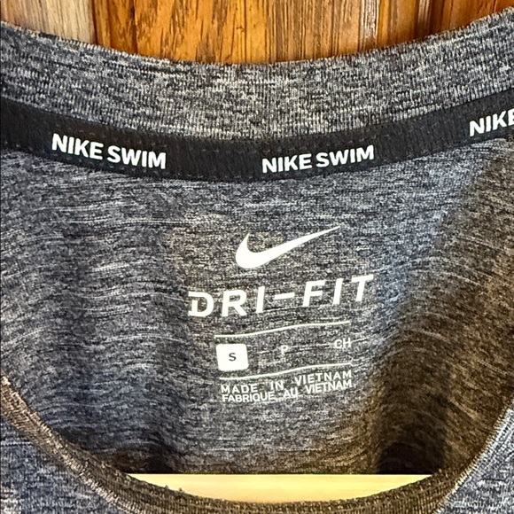 Nike swim Heather Gray Performance Tee - Picture 3 of 3